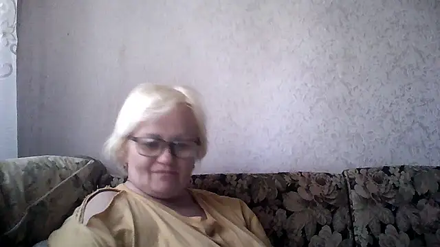 Snapshot of Mayya4321 chatting on May 19, 2026, 10:43 am Mayya4321 online show from May 19, 2026, 10:43 am