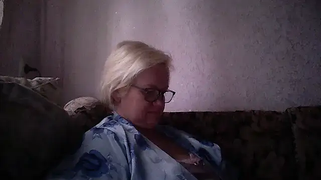 Snapshot of Mayya4321 chatting on May 30, 2026, 6:43 am Mayya4321 online show from May 30, 2026, 6:43 am