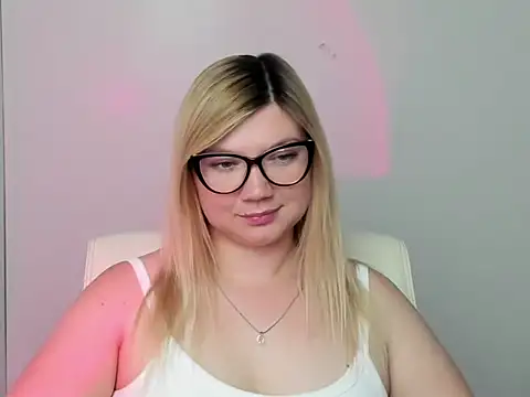 Lola moree online show from September 14, 2025, 11:42 am