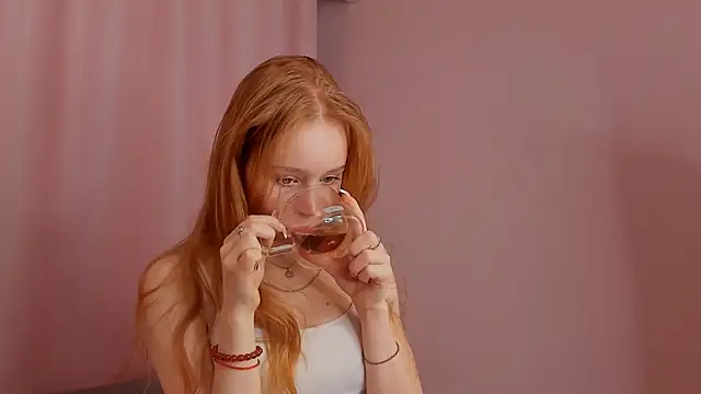 Snapshot of DarylBody chatting on February 4, 2025, 7:22 pm DarylBody online show from February 4, 2025, 7:22 pm