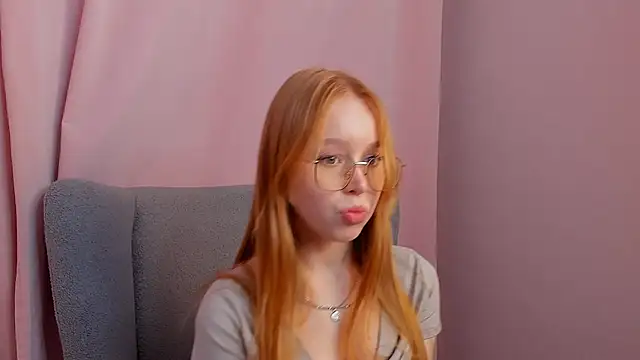 Snapshot of DarylBody chatting on February 6, 2025, 9:49 pm DarylBody online show from February 6, 2025, 9:49 pm