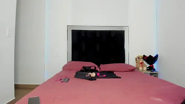 Snapshot of victoriacolin chatting on February 7, 2026, 11:58 am victoriacolin online show from February 7, 2026, 11:58 am