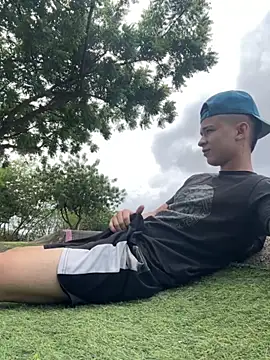 arevalo1124 online show from December 3, 2025, 5:22 pm