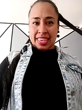 Snapshot of kamila_lovee chatting on October 22, 2025, 7:02 pm kamila lovee online show from October 22, 2025, 7:02 pm