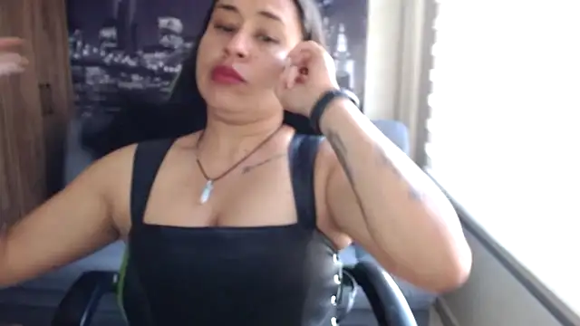 Snapshot of kamila_lovee chatting on October 24, 2025, 9:44 pm kamila lovee online show from October 24, 2025, 9:44 pm