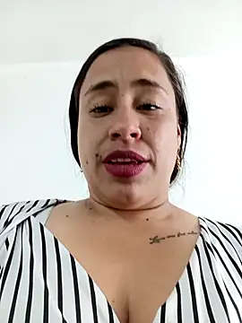 Snapshot of kamila_lovee chatting on October 30, 2025, 7:47 pm kamila lovee online show from October 30, 2025, 7:47 pm