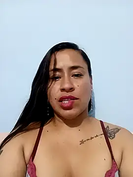 Snapshot of kamila_lovee chatting on November 5, 2025, 2:33 am kamila lovee online show from November 5, 2025, 2:33 am