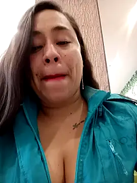 Snapshot of kamila_lovee chatting on November 6, 2025, 7:26 pm kamila lovee online show from November 6, 2025, 7:26 pm