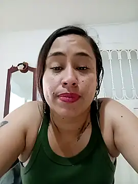 Snapshot of kamila_lovee chatting on November 13, 2025, 7:24 pm kamila lovee online show from November 13, 2025, 7:24 pm