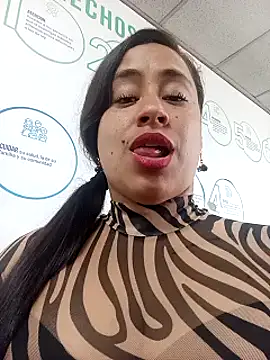 Snapshot of kamila_lovee chatting on November 28, 2025, 8:00 pm kamila lovee online show from November 28, 2025, 8:00 pm