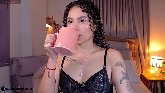 Marivimichel1 online show from November 16, 2025, 5:02 am