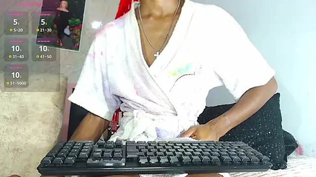 k stormi  online show from November 5, 2025, 6:57 am