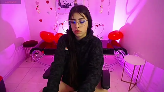 Adri Gomez  online show from February 15, 2025, 6:33 am