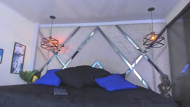 Snapshot of Thomas_May4rs chatting on February 19, 2025, 4:23 am Thomas May4rs online show from February 19, 2025, 4:23 am