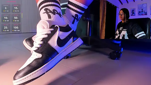 aleya bliss online show from November 22, 2025, 3:49 am