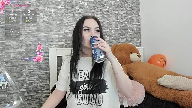 KairraPotts online show from November 14, 2025, 8:18 pm