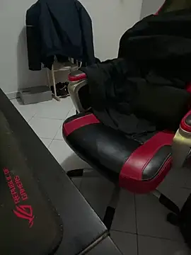 alexgun8 online show from February 10, 2025, 12:50 pm