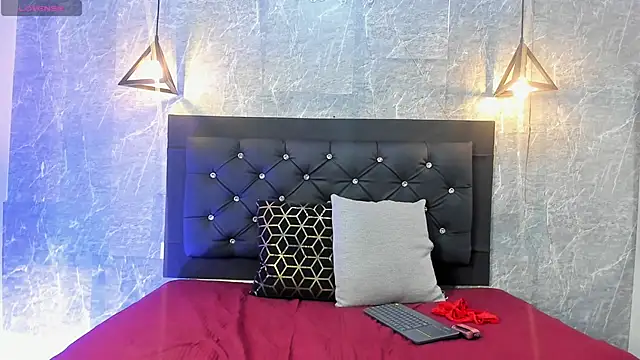 emberhodson online show from November 11, 2025, 11:21 am