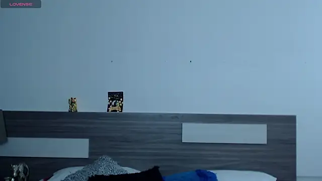 Liiamthompson online show from October 24, 2025, 1:07 pm