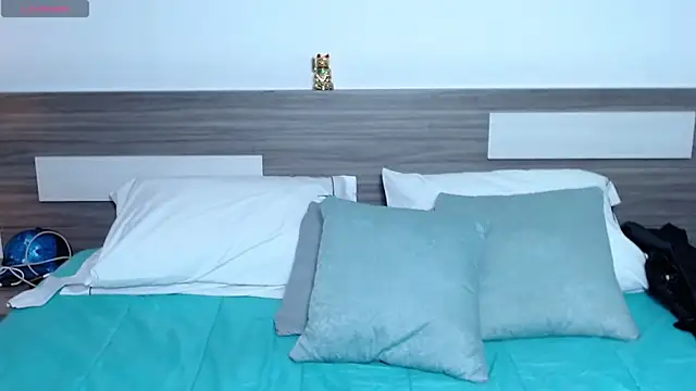 Liiamthompson online show from February 10, 2026, 9:30 pm