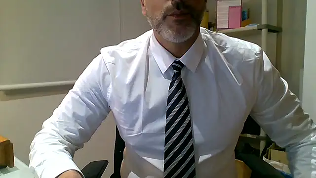 66MA69 online show from December 4, 2025, 4:59 pm