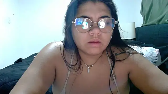 viccky vick online show from October 27, 2025, 12:47 am