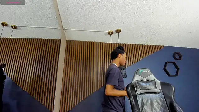 ErickCarmack online show from March 15, 2025, 4:02 am