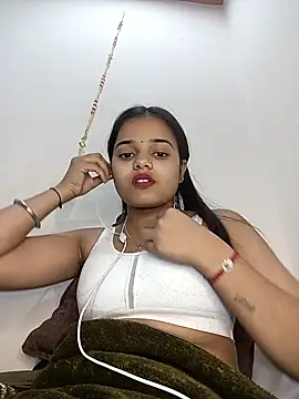 Snapshot of RAYI_123 chatting on February 10, 2025, 8:00 pm RAYI 123 online show from February 10, 2025, 8:00 pm