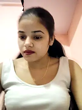 Snapshot of RAYI_123 chatting on December 15, 2025, 5:44 am RAYI 123 online show from December 15, 2025, 5:44 am