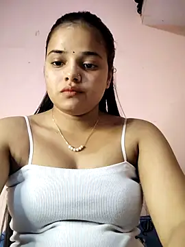 Snapshot of RAYI_123 chatting on May 3, 2026, 2:45 pm RAYI 123 online show from May 3, 2026, 2:45 pm