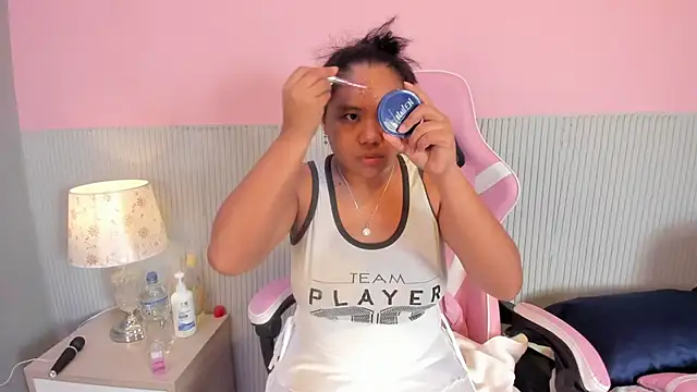 yeikafoxy online show from November 5, 2025, 11:32 am