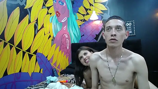 Snapshot of SimonAndJocelyn chatting on February 7, 2025, 9:58 pm SimonAndJocelyn online show from February 7, 2025, 9:58 pm