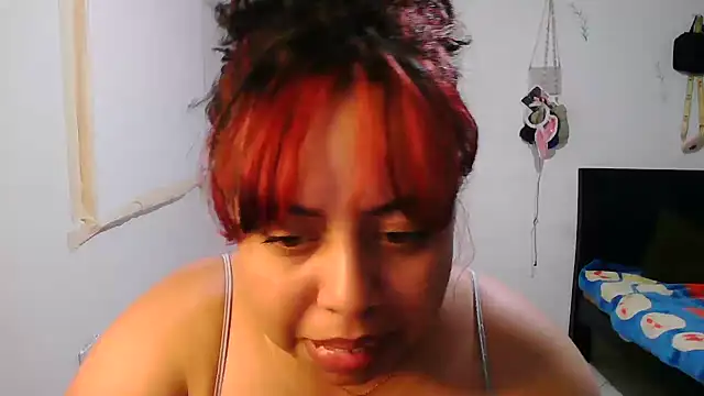 alexandraluv online show from November 24, 2025, 11:59 pm