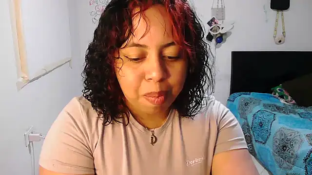 alexandraluv online show from December 5, 2025, 12:30 am