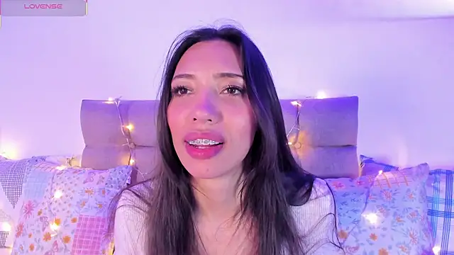 Snapshot of Miss_veronicaa2 chatting on February 6, 2025, 6:46 pm Miss veronicaa2 online show from February 6, 2025, 6:46 pm