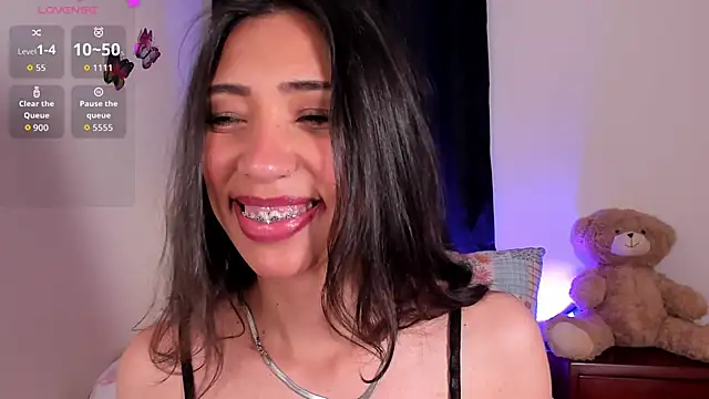 Snapshot of Miss_veronicaa2 chatting on December 2, 2025, 1:17 pm Miss veronicaa2 online show from December 2, 2025, 1:17 pm