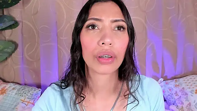 Miss veronicaa2 online show from June 17, 2026, 1:12 pm