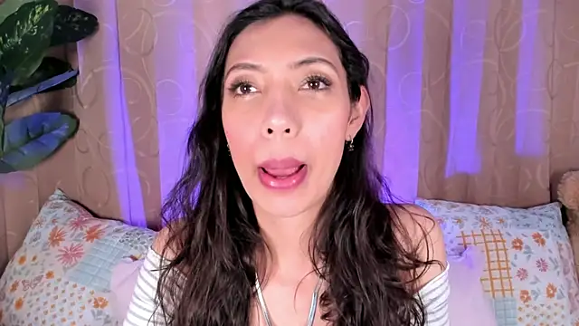 Miss veronicaa2 online show from June 23, 2026, 1:53 pm