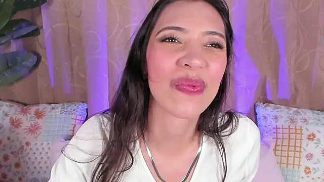 Miss veronicaa2 online show from July 1, 2026, 1:45 pm