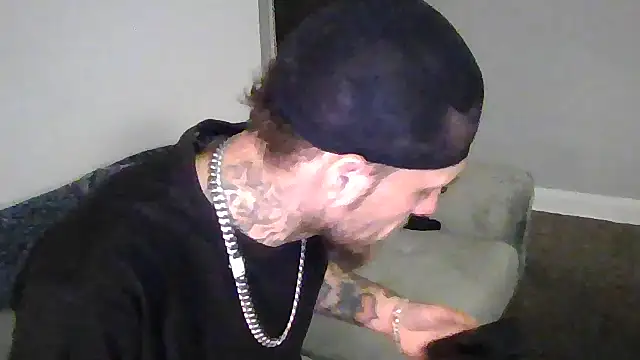 cruz815 online show from November 8, 2025, 12:00 am