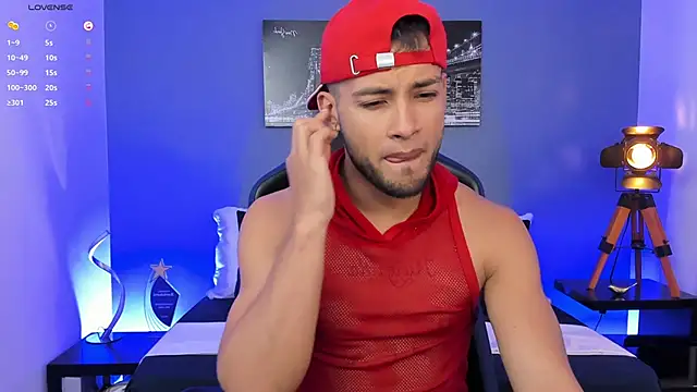 Snapshot of Max_Conor1 chatting on October 7, 2025, 1:30 pm Max Conor1 online show from October 7, 2025, 1:30 pm