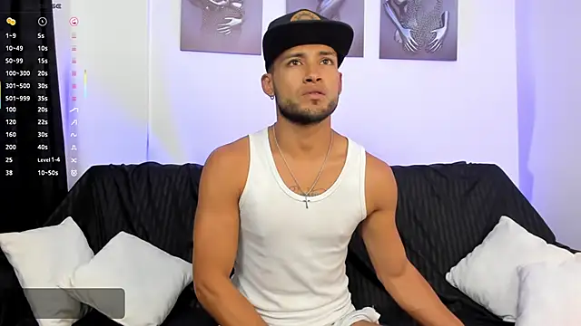 Snapshot of Max_Conor1 chatting on November 5, 2025, 10:10 pm Max Conor1 online show from November 5, 2025, 10:10 pm