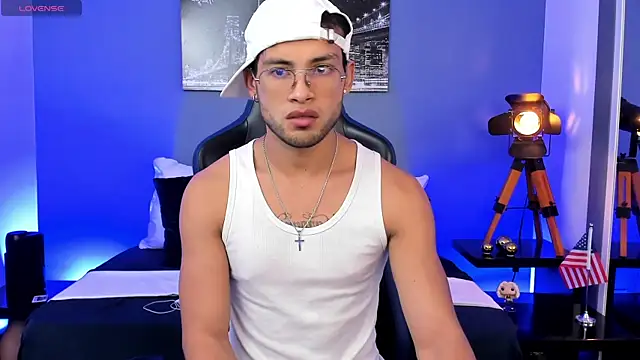 Max Conor1 online show from April 30, 2026, 3:02 am