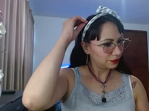 Snapshot of AloLovely_ chatting on March 24, 2026, 12:15 am AloLovely online show from March 24, 2026, 12:15 am