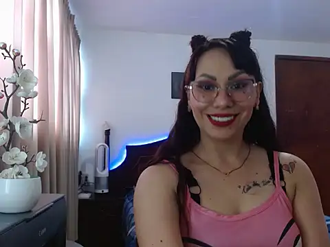 Snapshot of AloLovely_ chatting on March 24, 2026, 9:42 pm AloLovely online show from March 24, 2026, 9:42 pm
