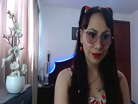 Snapshot of AloLovely_ chatting on March 25, 2026, 8:26 pm AloLovely online show from March 25, 2026, 8:26 pm