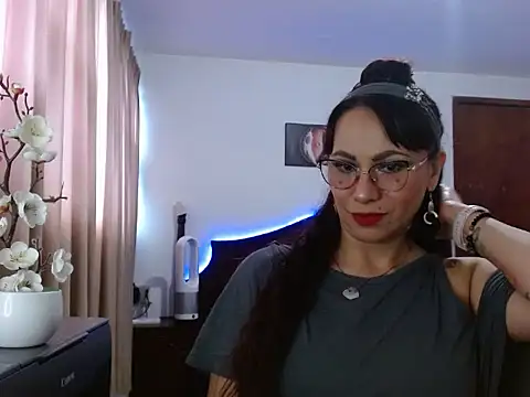 Snapshot of AloLovely_ chatting on March 31, 2026, 7:58 pm AloLovely online show from March 31, 2026, 7:58 pm