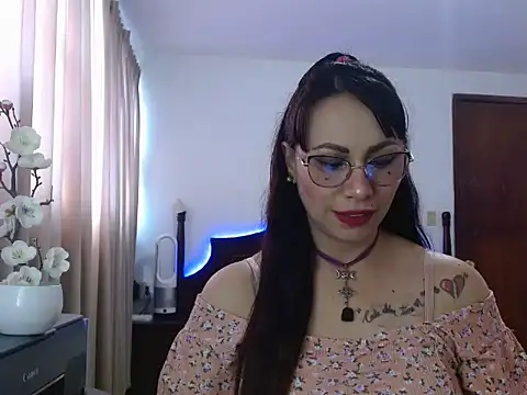 Snapshot of AloLovely_ chatting on April 2, 2026, 9:12 pm AloLovely online show from April 2, 2026, 9:12 pm