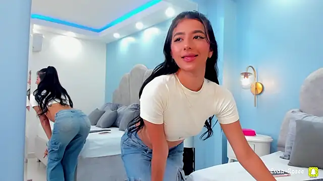 eva roseee online show from March 1, 2026, 7:38 pm