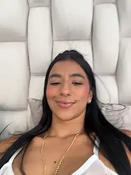 eva roseee online show from April 4, 2026, 8:28 pm